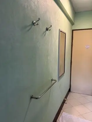 Fan Single Room with Shared Bathroom
