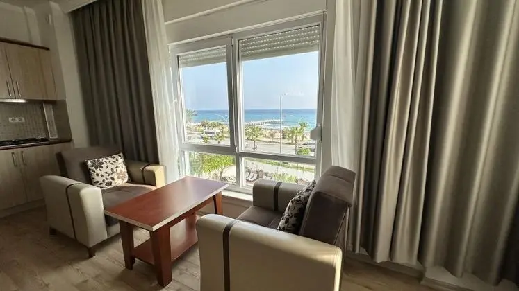 Apart Oda, Yandan Deniz Manzaralı, Balkonlu