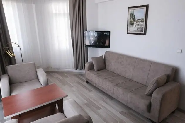 Apart Oda, Yandan Deniz Manzaralı, Balkonlu