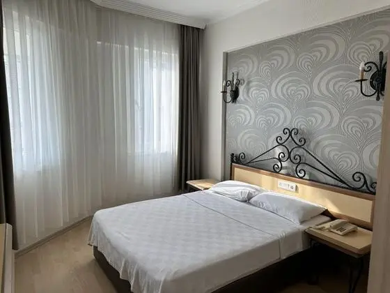 Apart Oda, Yandan Deniz Manzaralı, Balkonlu