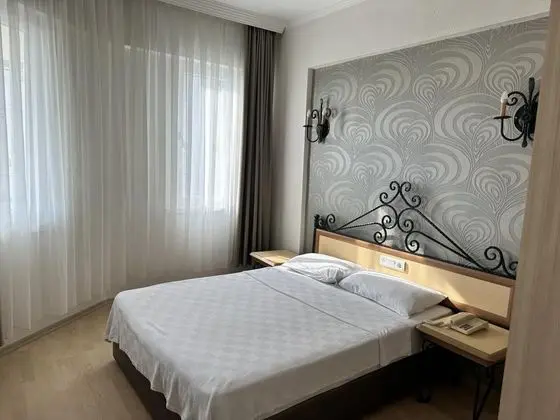 Apart Oda, Yandan Deniz Manzaralı, Balkonlu