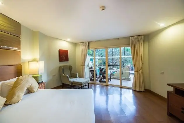 Junior Suite Pool View - No Pets Allowed