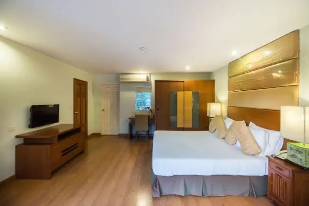 Junior Suite Pool View - No Pets Allowed