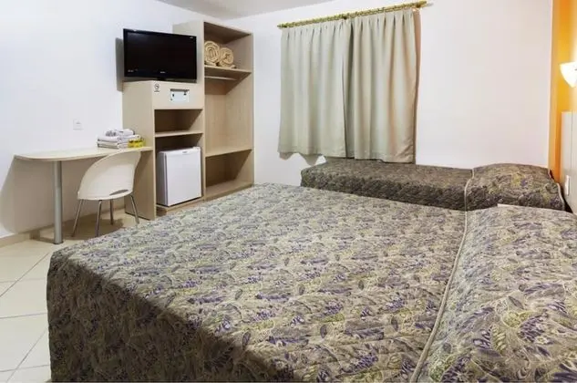 Üç Kişilik Oda
