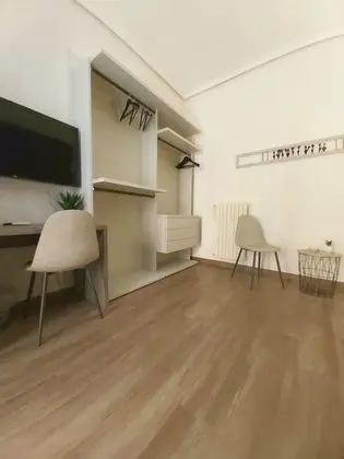 Üç Kişilik Oda, Balkon