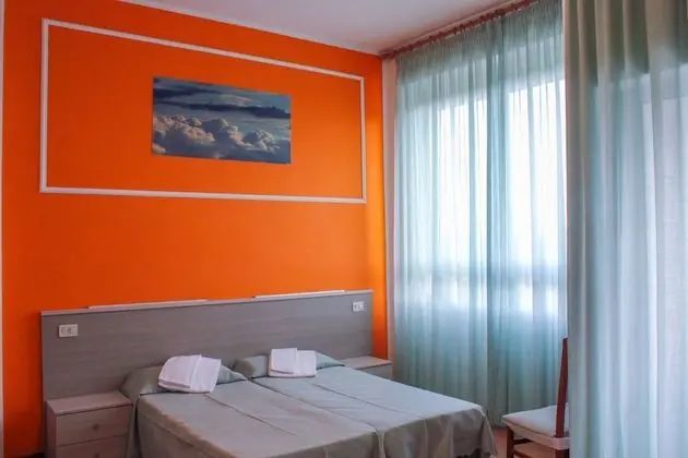 Tek Büyük Yataklı Oda (Beach access included)