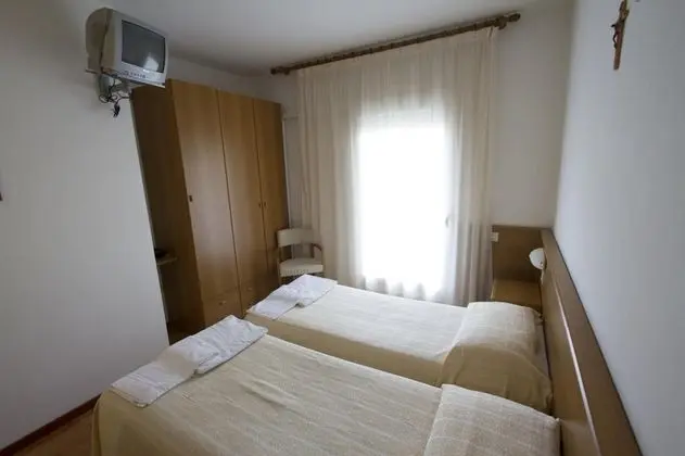 Tek Büyük Yataklı Oda (Beach access included)