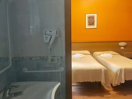 Tek Büyük Yataklı Oda (Beach access included)