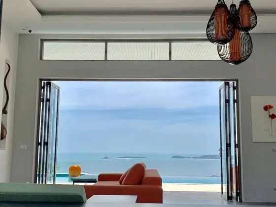 4 Bedrooms Villa