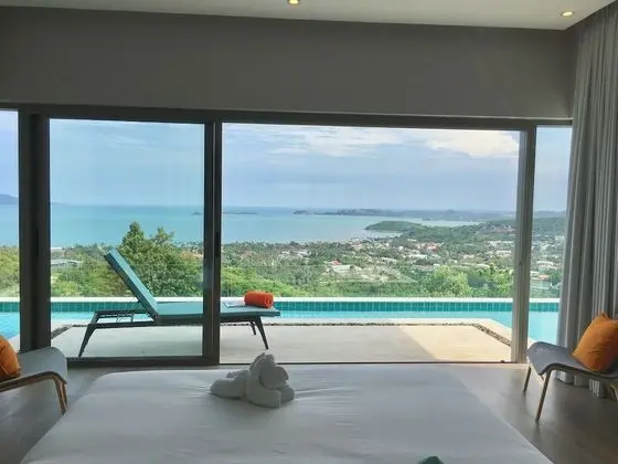 4 Bedrooms Villa