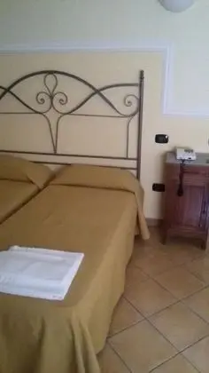 Üç Kişilik Oda
