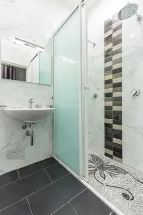 Classic Tek Büyük Yataklı Oda