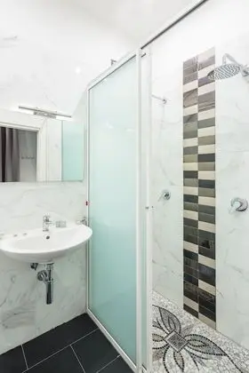 Classic Tek Büyük Yataklı Oda