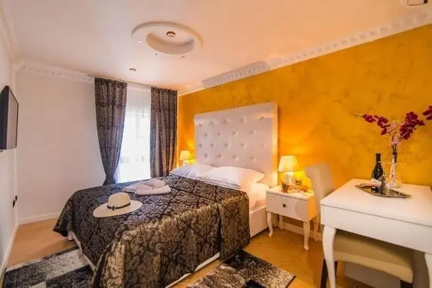 Classic Tek Büyük veya İki Ayrı Yataklı Oda