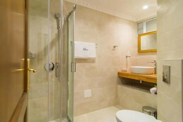 Classic Tek Büyük veya İki Ayrı Yataklı Oda