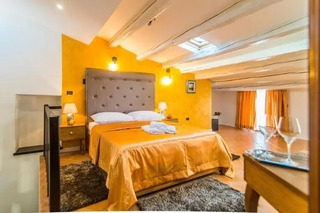 Royal Tek Büyük veya İki Ayrı Yataklı Oda