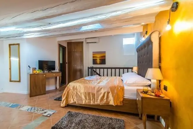 Royal Tek Büyük veya İki Ayrı Yataklı Oda