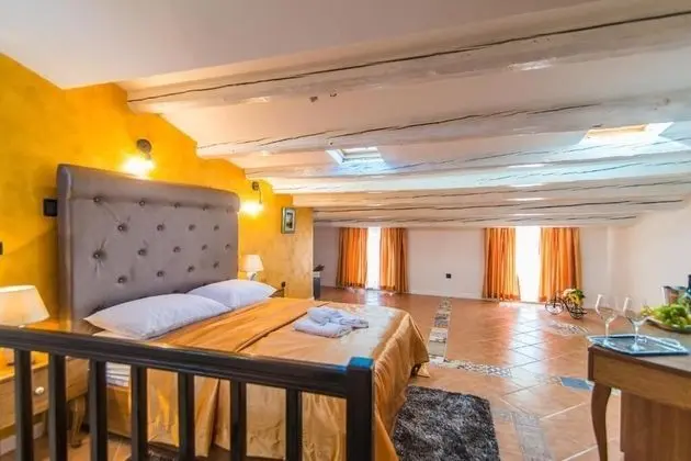 Royal Tek Büyük veya İki Ayrı Yataklı Oda