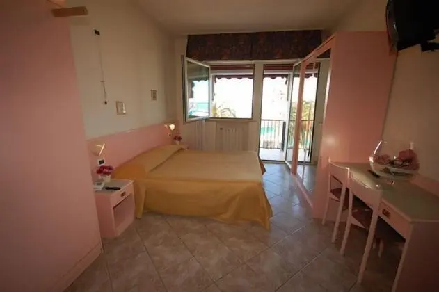 Üç Kişilik Oda