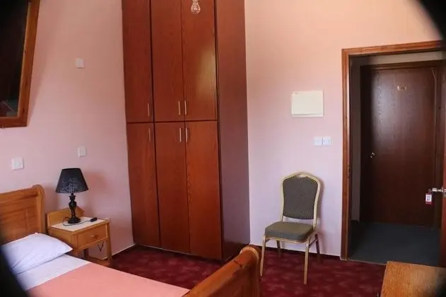 Tek Büyük Yataklı Oda