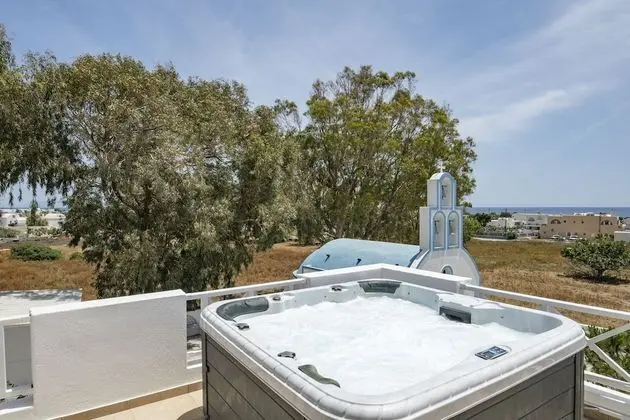 Honeymoon Villa, Sıcak Su Küveti