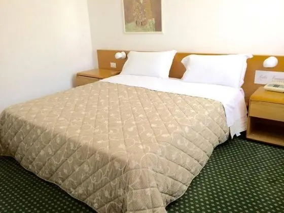 1 Çift Kişilik Veya 2 Tek Kişilik Yatak Standard