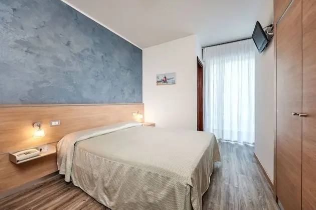 Büyük Yataklı Tek Kişilik Oda