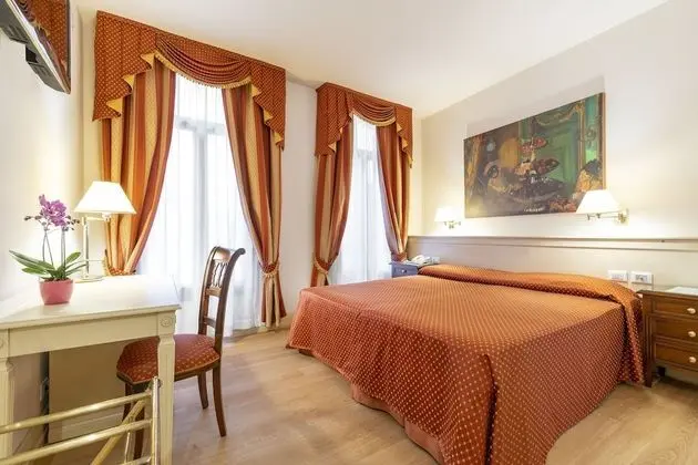 Classic Tek Büyük veya İki Ayrı Yataklı Oda