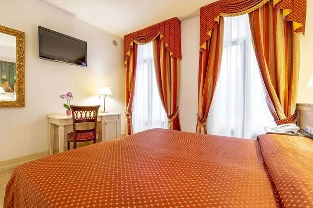 Classic Tek Büyük veya İki Ayrı Yataklı Oda