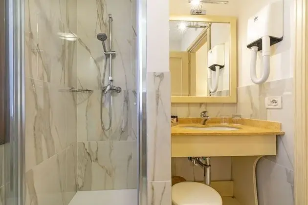 Classic Tek Büyük veya İki Ayrı Yataklı Oda