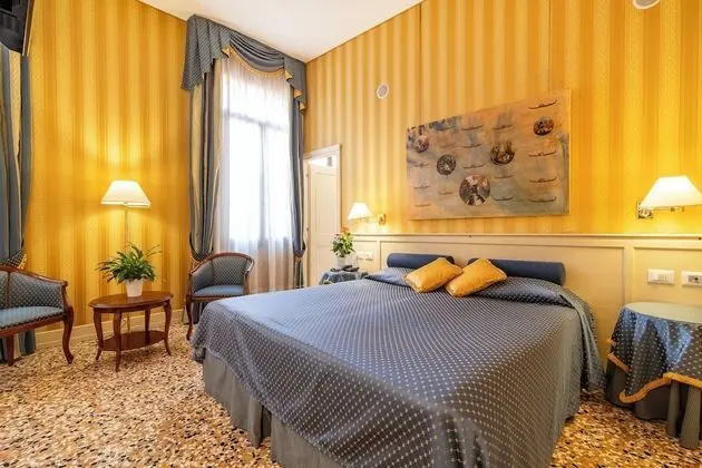 Superior Tek Büyük veya İki Ayrı Yataklı Oda