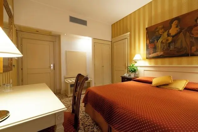 Superior Tek Büyük veya İki Ayrı Yataklı Oda