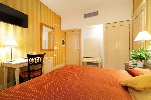 Superior Tek Büyük veya İki Ayrı Yataklı Oda