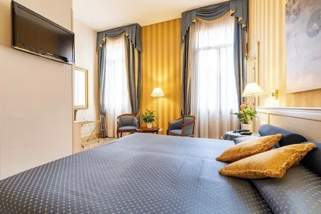 Superior Tek Büyük veya İki Ayrı Yataklı Oda