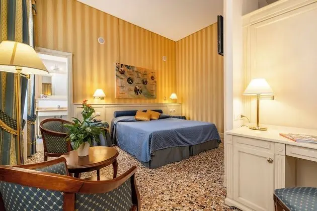 Superior Tek Büyük veya İki Ayrı Yataklı Oda