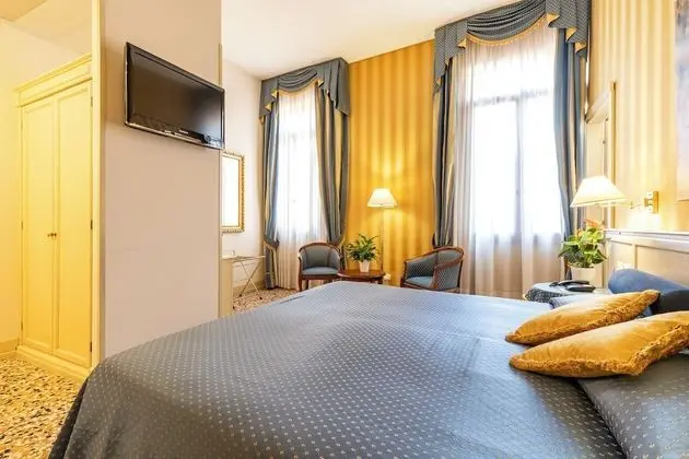 Superior Tek Büyük veya İki Ayrı Yataklı Oda