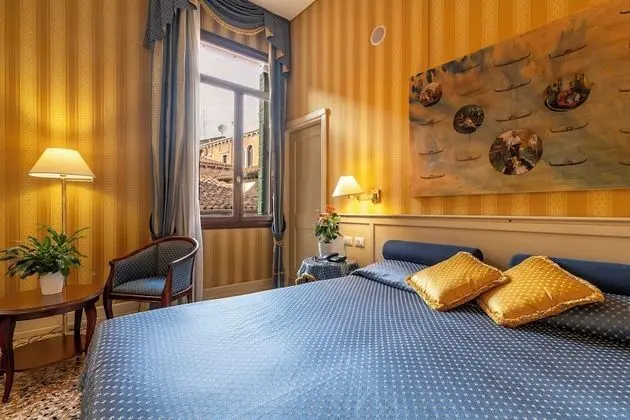 Superior Tek Büyük veya İki Ayrı Yataklı Oda