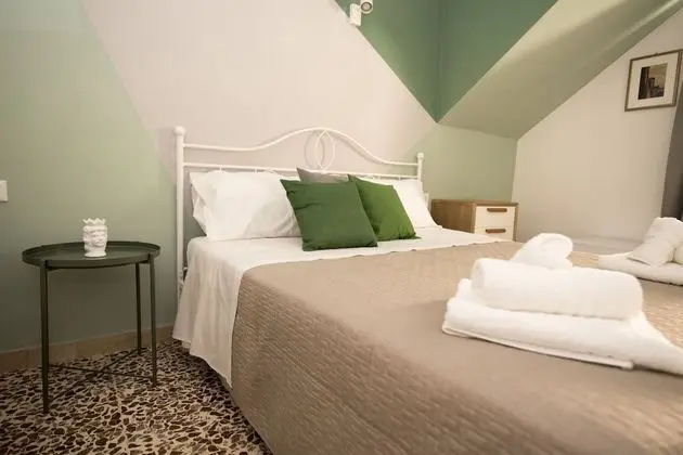 Standard Tek Büyük Yataklı Oda