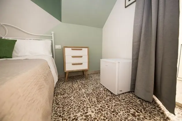 Standard Tek Büyük Yataklı Oda