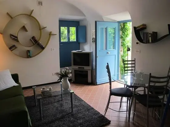 Ev, 1 Büyük (Queen) Boy Yatak ve Çekyat