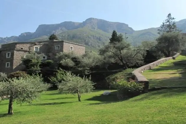 Ev, 1 Büyük (Queen) Boy Yatak ve Çekyat