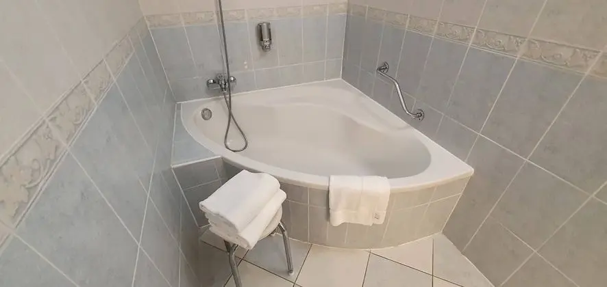 Premium Tek Büyük Yataklı Oda, 1 Yatak Odası, Dağ Manzaralı, Denize Bakan