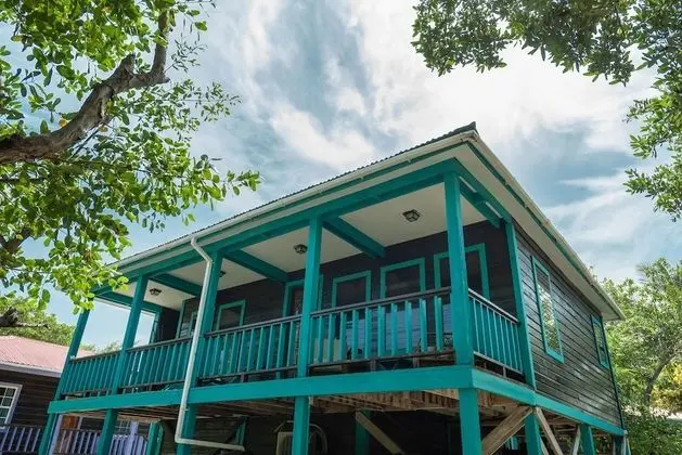 BARRACUDA HOUSE Cabin, 1 Bedroom, Resort View