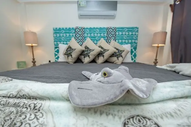 STING RAY SUITE: 1 Bedroom, Sea View, Poolside