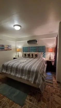 STING RAY SUITE: 1 Bedroom, Sea View, Poolside