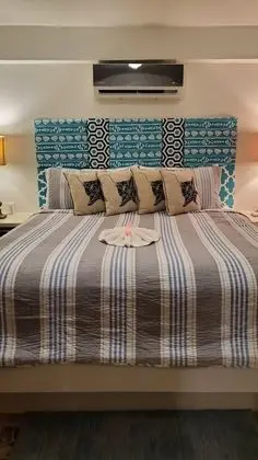 STING RAY SUITE: 1 Bedroom, Sea View, Poolside