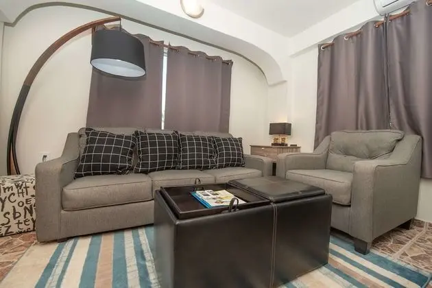 STING RAY SUITE: 1 Bedroom, Sea View, Poolside
