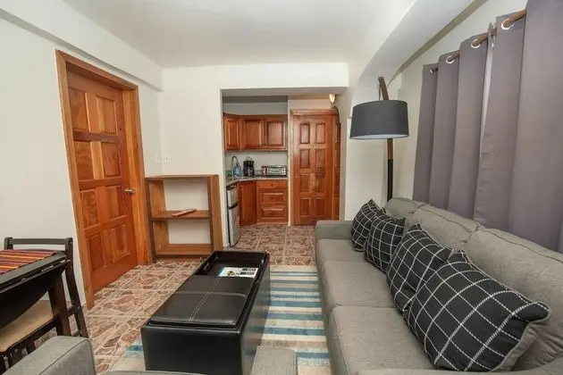 STING RAY SUITE: 1 Bedroom, Sea View, Poolside