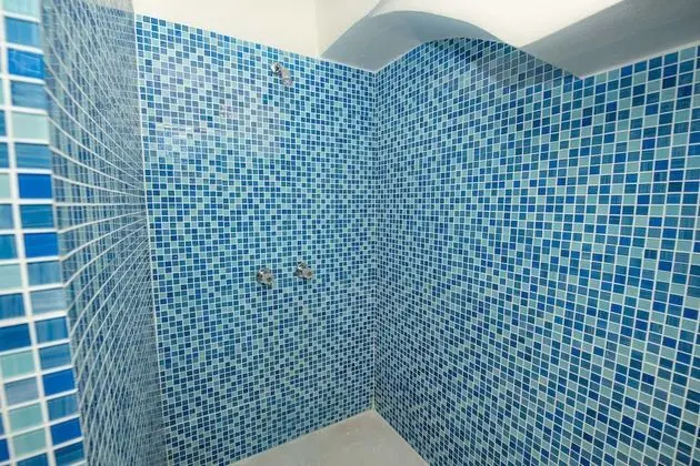 STING RAY SUITE: 1 Bedroom, Sea View, Poolside
