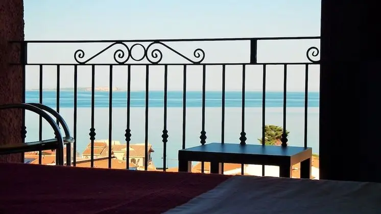 Üç Kişilik Oda, Balkon, Deniz Manzaralı
